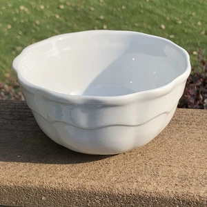 One Pier 1 Imports "Classico" Soup or Cereal Porcelain Bowl 6" White EUC - Picture 1 of 9