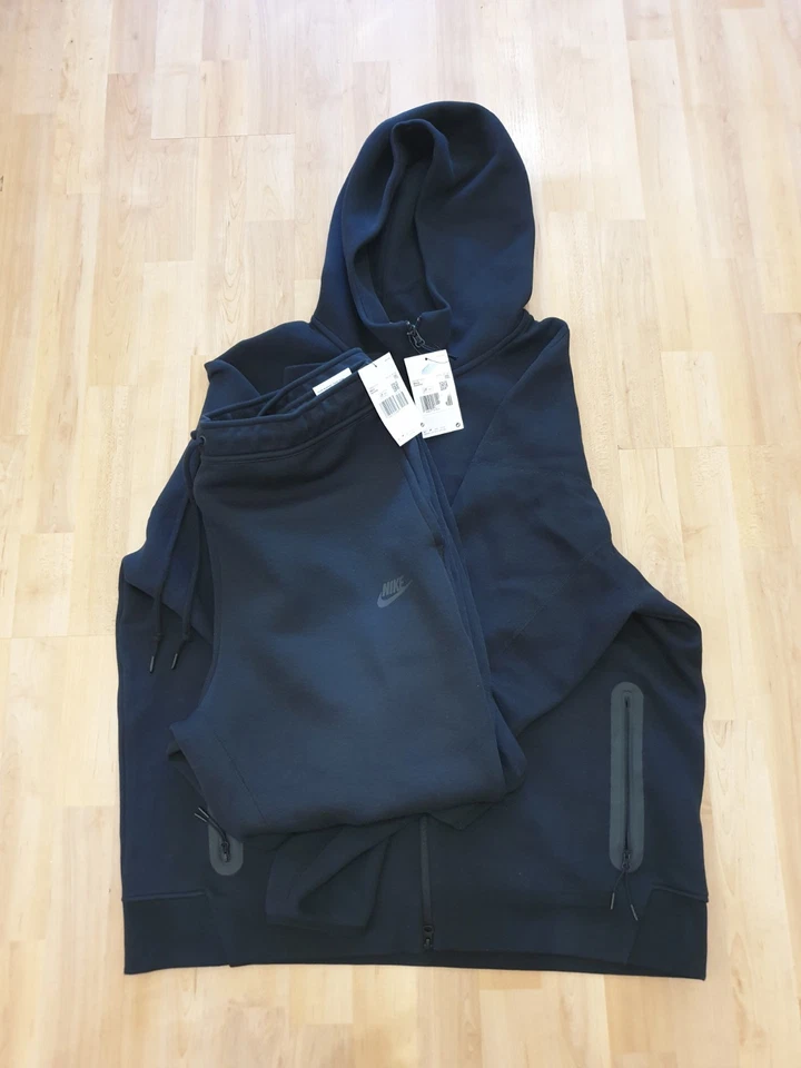 Nike Tech Fleece Men's Tracksuit - Black / Size L // FB7921-010/FB8002-010