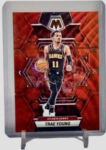 Tarjeta insertada 2022-23 Mosaic Trae Young Red Wave Hawks #8 con cargador superior - Imagen 1 de 5