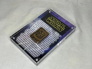 Star Wars Galaktisches Gold Kredit Chip Stück, Display Plakette, echte Requisiten Replik - Bild 1 von 9