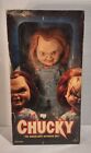Poupée Chucky Doll Sideshow objets de collection jeu d'enfant 14 pouces avec support dans sa boîte 
