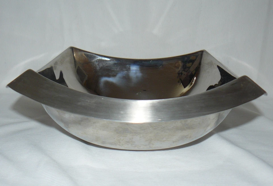 Yamazaki Signature Collection Bowl 18/10 Stainless Steel Figural Square Shape - Image 1 of 4