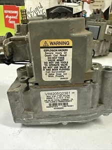 Honeywell Gas Valve VR8205Q2381 - Picture 1 of 3