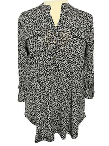 COCOMO Blouse SMALL Black White Floral Pintuck V-Neck 3/4 Sleeve Women’s Top NWT - Picture 1 of 4