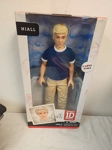 One Direction 1D Niall Horan 12" Puppe Hasbro 2012 versiegelt NEU ALTER BESTAND - Bild 1 von 7