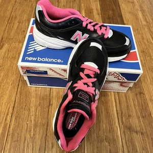 New Balance Clásico Niños Grandes Zapatos para Correr Tenis K2001BPG Negro/Rosa Talla 5Y - Imagen 1 de 6