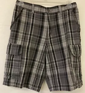 Faded Glory Herren Shorts 32 schwarz und grau kariert Cargotaschen - Bild 1 von 4