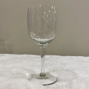Princess House Etched Crystal Heritage 7 oz. Hand-blown Wine Glasses - Picture 1 of 6