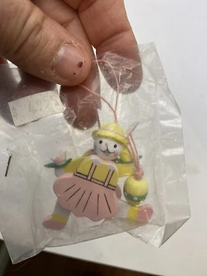 Small 3’ Wood Easter Bunny Draw String Toy New In Bag  — 第 1/3 张图片