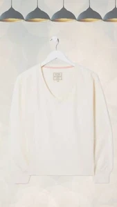 Ex Fat Face Women’s Long Sleeve Vienna V Neck Jumper in ivory - Picture 1 of 3