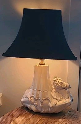 Lámpara camel de colección cerámica blanca 13x6,5x11,5 - siglo XX - única Foto 1 de 4