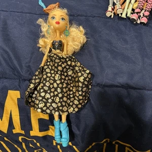 Monster High Dayna Treasure Jones - Imagen 1 de 3