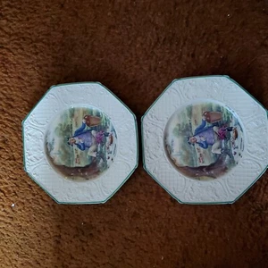 Pair WEDGWOOD & CO Plates  DRINKING SCENE MAN CAVE BAR 8.5" 1908  - Picture 1 of 5