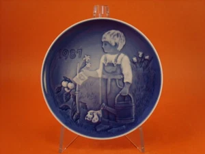 Royal Copenhagen BING&GRONDAHL CHILDREN'S Day 1987 - Picture 1 of 3