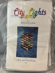 City Lights English Paper Piecing Quilt Kit - 3-D Trapezeffekt - Bild 1 von 4
