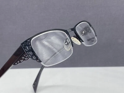 Monturas para gafas mujer negras puntiagudas medio montura precio original: 250 € Foto 1 de 4