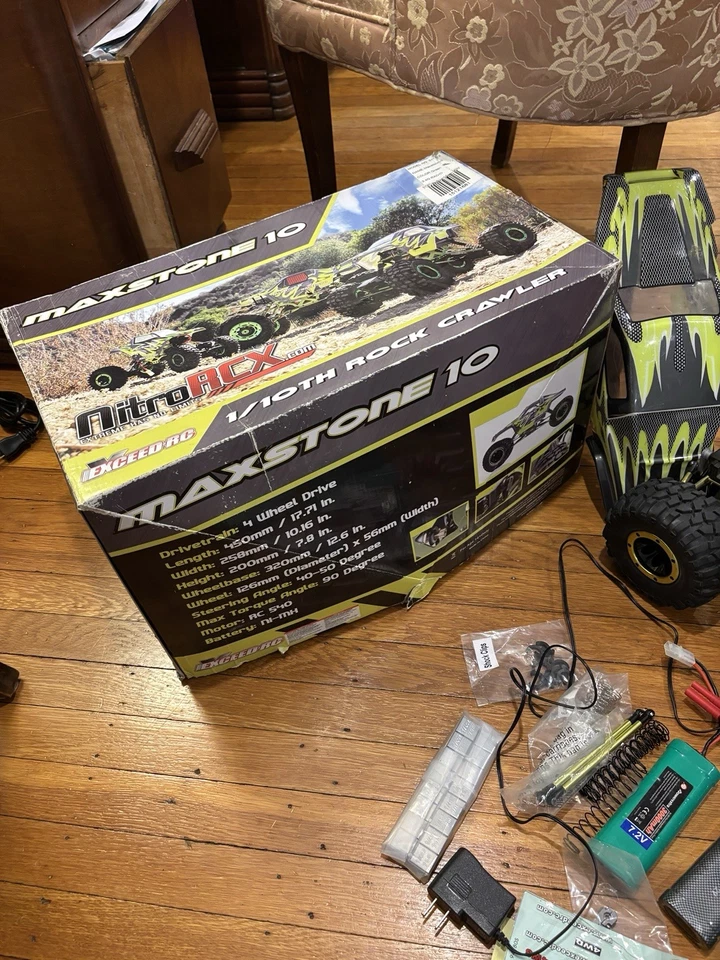 Exceed Rc 1/10 Scale Maxstone 10 Rc Rock Crawler Not Tested Massive Machine - Image 1 of 4
