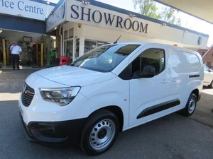2021 Vauxhall Combo 1.5 Turbo D 2300 Edition Auto L2 H1 Euro 6 (s/s) 4dr PANEL V - Picture 1 of 24