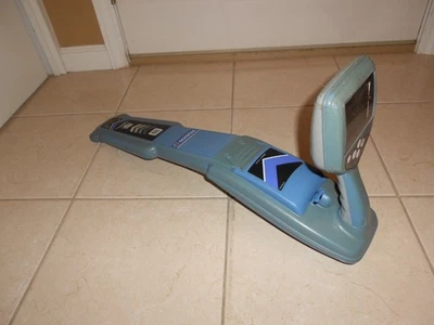 LOCALIZADOR DE CABLES Y TUBERÍAS RADIODETECCIÓN RD 8200 Foto 1 de 4
