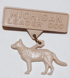 VINTAGE LIONS CLUB MICHIGAN LEADER DOG PLASTIC GERMAN SHEPHERD PIN BROOCH - Picture 1 of 5