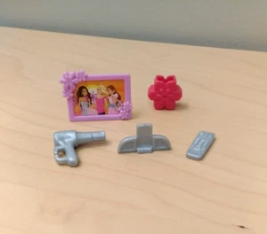 Barbie Glam Vacation Beach House accessories - Hair Dryer Photo Dock Remote - Picture 1 of 1