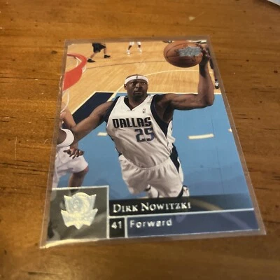 2009-10 Upper Deck Basketball Error Card #39 Dirk Nowitzki/Erick Dampier - Imagem 1 de 2