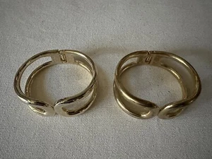 2 goldfarbene Manschetten mit Scharnier 22 $ - Bild 1 von 1