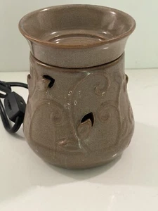 Yankee Candle Elecrtric Tart Warmer Leaf Vine - Picture 1 of 3