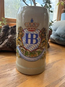 Taza de cerveza alemana Hofbräuhaus Munich con cresta de león - Imagen 1 de 3