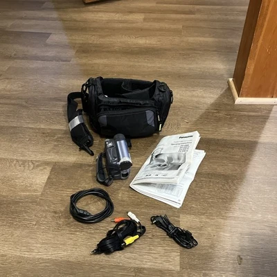 Panasonic Palmcorder PV-GS12 Mini DV Camcorder - Image 1 of 4