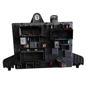 Centralina portafusibili 13343950 Opel Astra J  1.7 Cdti station wagon 2009-2020 - Foto 1 di 2