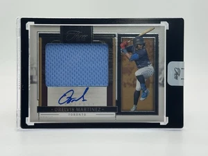 2024 Panini Three and Two Prospect Jersey 49/99 Orelvis Martinez #PJA-OM Auto - Bild 1 von 2