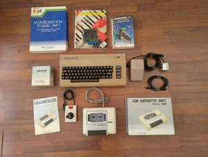 Commodore C64 Personal Computer Bundle With Datasette, Joystick And Power Block+ - Afbeelding 1 van 16