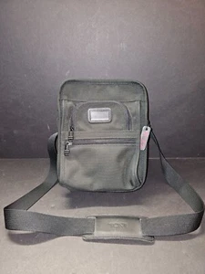 TUMI Shoulder Bag 212D3 Nylon Black 60885c - Picture 1 of 6