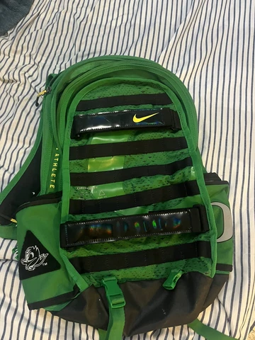 Oregon DUCKS Football TEAM ISSUED Nike Full Size ATHLETE BACKPACK Cover