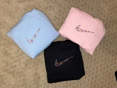 Заказной винтажный свитер/толстовка с капюшоном Nike с ручной вышивкой - Gildan (УНИСЕКС) - Изображение 1 из 4