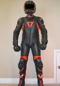 Dainese Protech black and florescent red men's size 42/52 - Picture 1 of 6