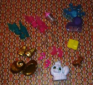Barbie Fashion Accessories Comb Pets & Shoe Lot winged high heels - Picture 1 of 1