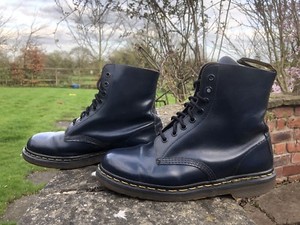 dark blue dr martens