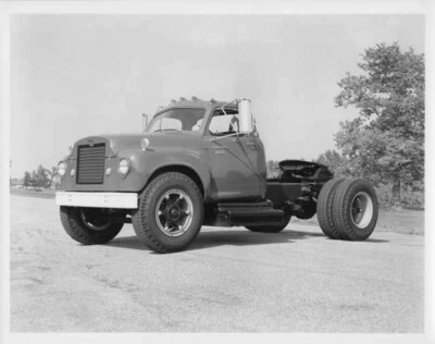 1963 Studebaker E-45 Heavy Duty Diesel Truck Tractor Press Photo & Release 0033 - Image 1 of 2