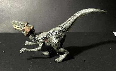 2015 Jurassic World Hasbro Bashers & Biters Blue Velociraptor Dinosaur Figure - Image 1 of 3