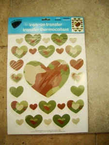 Valentinstag grün und braun Camouflage Bügelbild Patches Transfer Herzen 3er Pack - Bild 1 von 4