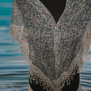 Beautiful Vintage 65" Semi Sheer Floral Scarf With Geometric White Lace Trim - Picture 1 of 5