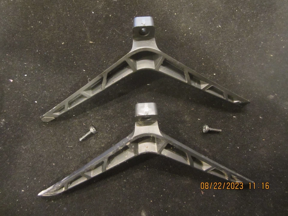 Vizio P34T3549XRD01C01BZ Tv stand legs V435-H1 V435-H11 has screws - Image 1 of 4