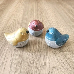 Juego de 3 estatuillas de pájaro de hormigón caprichosas decoración de jardín para hogar patio 2,5" B - Imagen 1 de 12