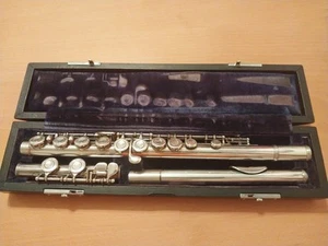 Yamaha YFL-42 Nippon Gakki Flute-Solid Silver + Case-Great Condition - Picture 1 of 2