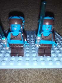 LOT x2 LEGO Star Wars Aayla Secura sw0833 minifigure from set 75182