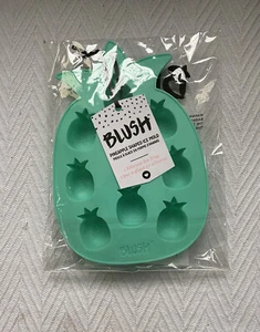 BLUSH Pineapple Shaped Ice Mold Silicone Ice Tray NEW - Picture 1 of 6