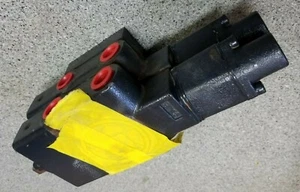 4264405M91 AGCO CHALLENGER VALVE - Picture 1 of 3