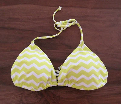 New Old Navy Triangle Halter Swim Yellow White Chevron Geo Print Bikini Top M - Image 1 of 4